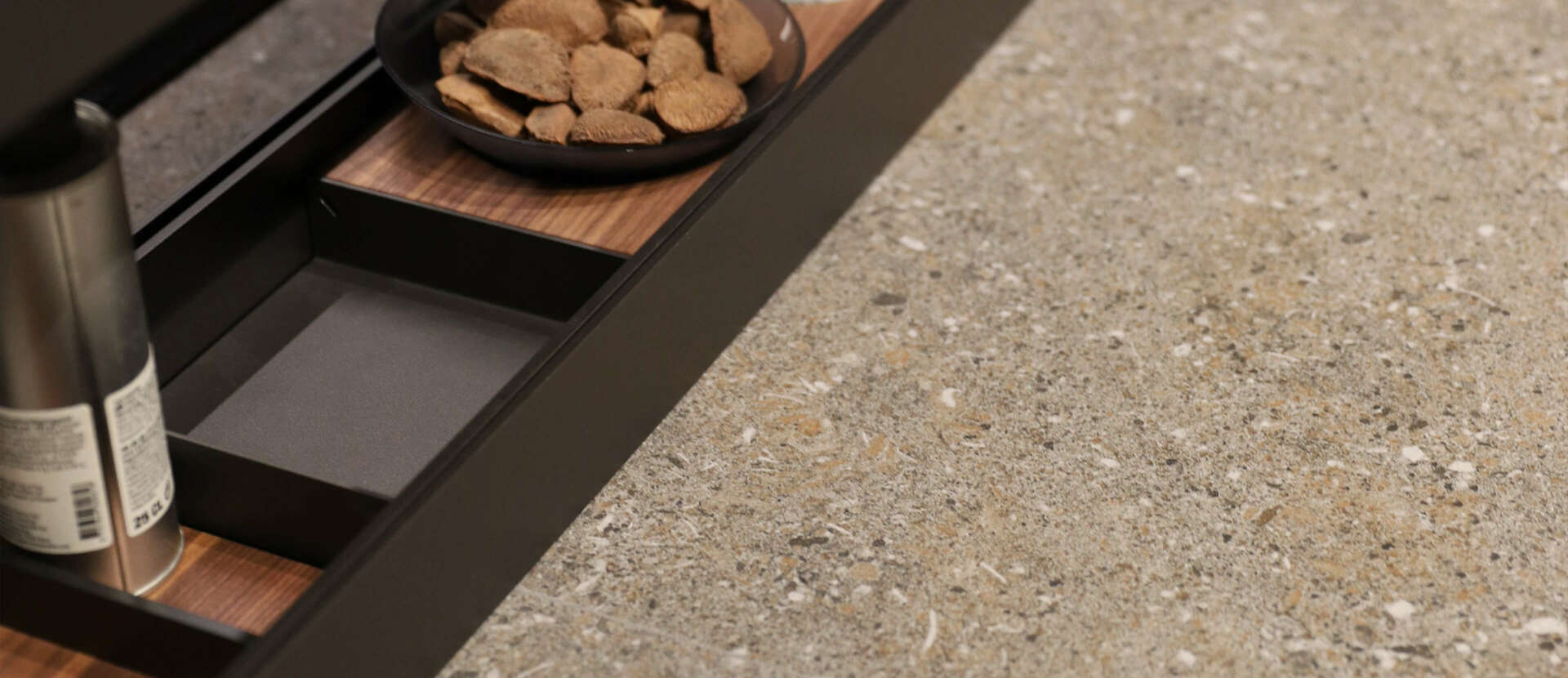 Neolith Wulong Sigvartsen Benkeplater